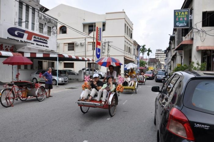 Du lịch Penang 2 ngày - Thuê xe xích lô để ngắm thành phố George.