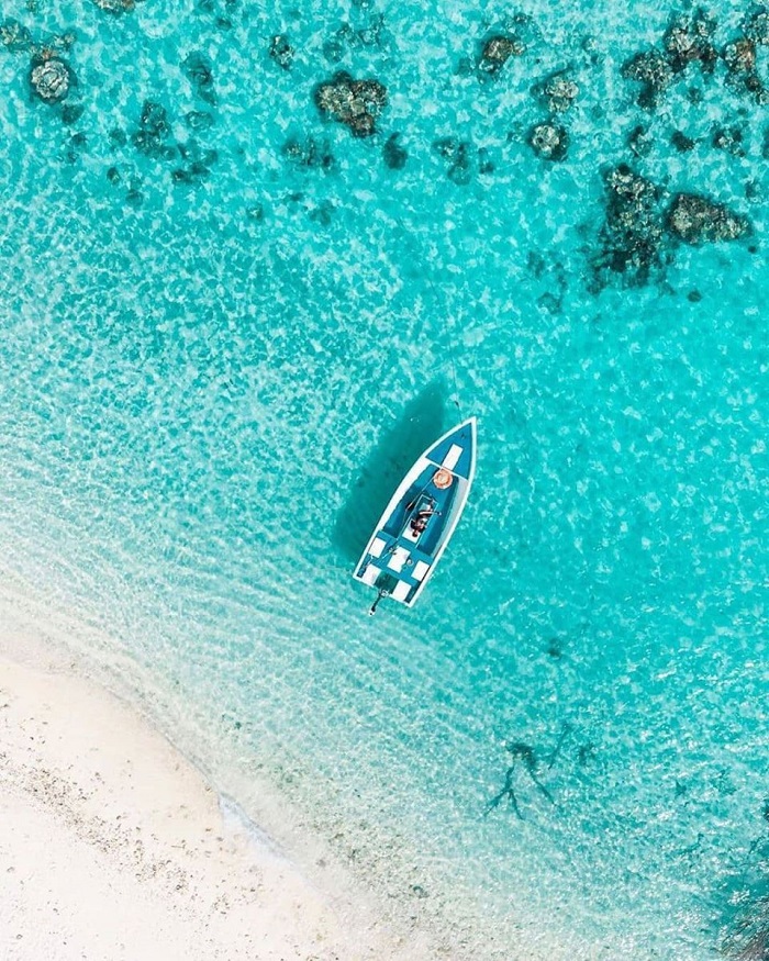 Du lịch Maldives mùa nào đẹp nhất - Nước biển trong xanh, tươi mát.