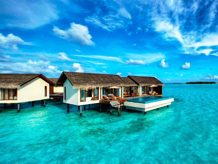 Kinh nghiệm du lịch Maldives - Những căn phòng nổi trên mặt biển trong xanh.