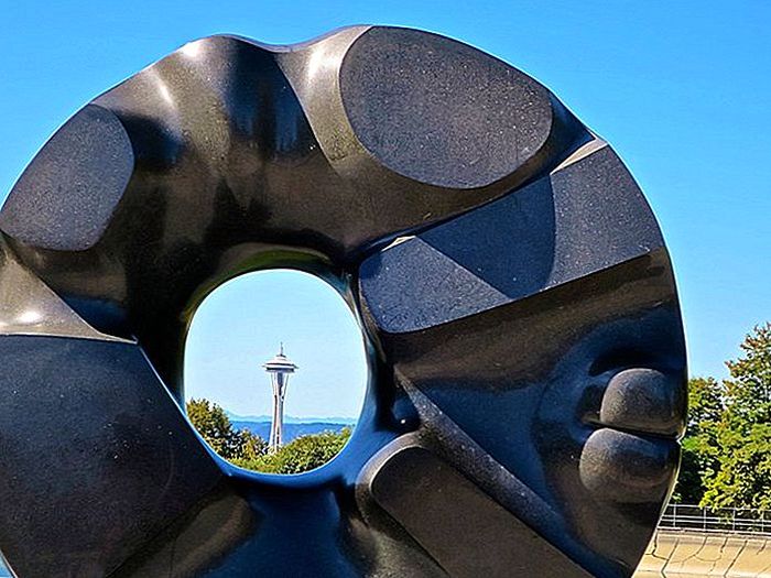  Một tác phẩm ở công viên điêu khắc Olympic