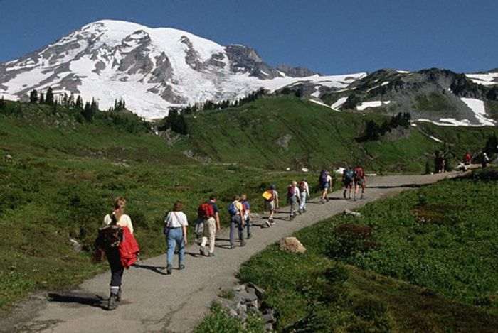 Cảng Seattle - Ngọn núi Mount Rainier cao chót vót nổi tiếng hùng vĩ