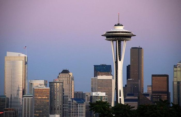 Cảng Seattle - Ngắm nhìn toàn thành phố thật dễ dàng với tháp Space Needle.