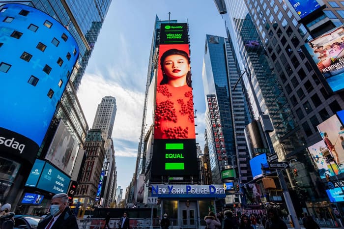 Quảng trường Times Square - Nghệ sĩ Việt được xuất hiện trên quảng trường Thời Đại Times Square