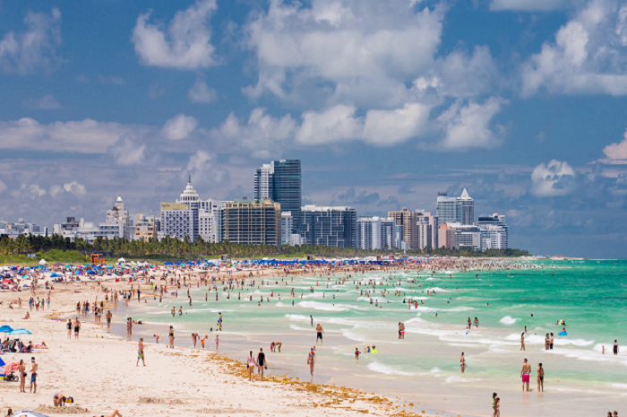 Bãi biển Miami - Những bãi biển Miami trở thành nơi thu hút đông đảo khách du lịch.
