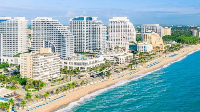 Bãi biển Miami - Bãi biển Fort Lauderdale được mô tả tốt nhất với dải cát dài cùng đường đi dạo đáng yêu.