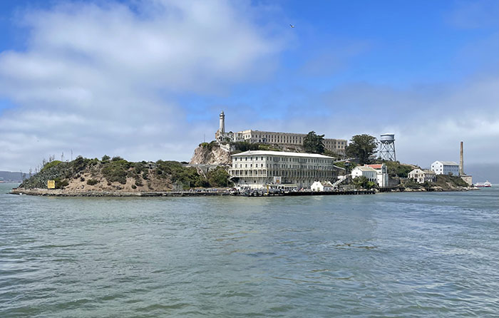 Cảnh đẹp San Francisco - Đây là một hòn đảo nhỏ, cách vịnh San Francisco khoảng 2,4km