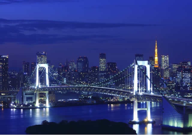 Cầu Cầu vòng ở Odaiba là một trong những địa điểm nổi tiếng tại Tokyo- 