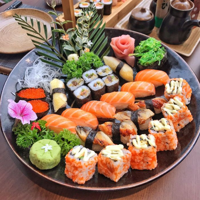 Kinh nghiệm du lịch Nhật Bản tháng 5 - Món sushi nổi tiếng tại Nhật Bản với vô số vị cho bạn lựa chọn