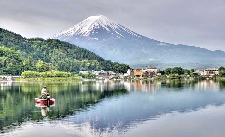 Hồ Kawaguchi vào mùa thu sẽ thu hút khách du lịch