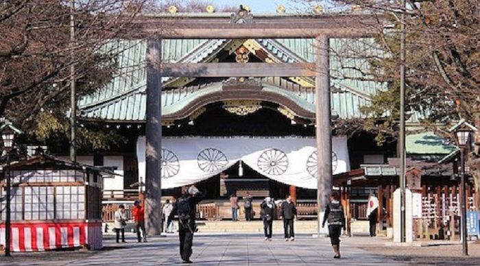 Hoàng Cung Nhật Bản - Cầu may đầu năm tại Đền Yasukuni