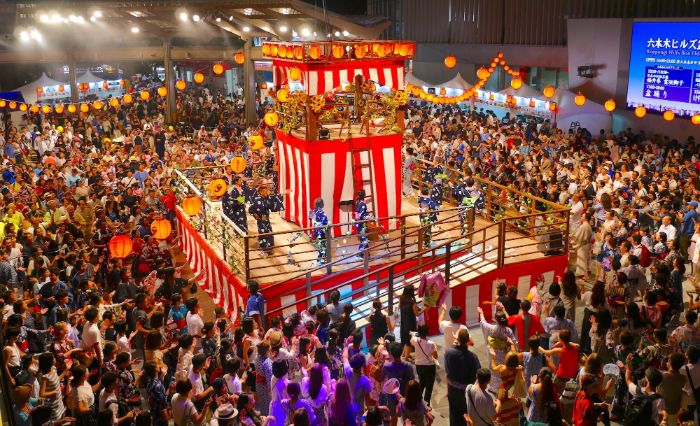 Kinh nghiệm du lịch nhật bản tháng 8 - Lễ hội Obon rất nhiều người tham gia