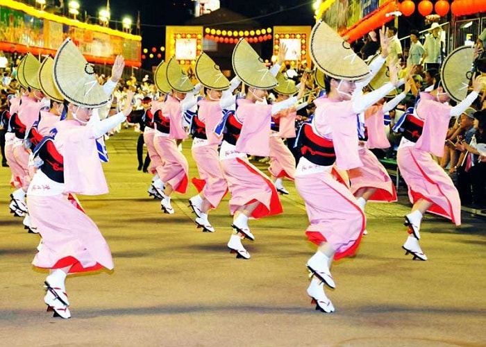 Kinh nghiệm du lịch Nhật Bản mùa hoa anh đào - Lễ hội Nhật Bản diễn ra mùa hoa anh đào