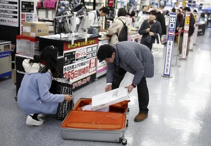 Một số cửa hàng ở Nhật cung cấp dịch vụ gửi hàng ra nước ngoài theo yêu cầu - kinh nghiệm shopping ở Nhật
