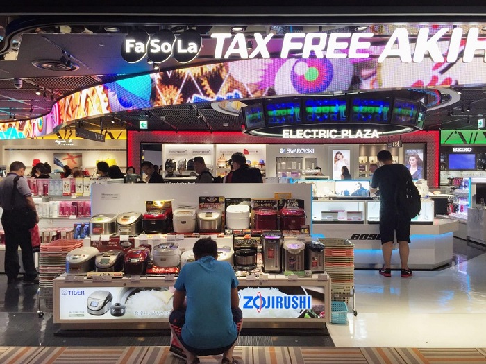 Cần lưu ý một số yếu tố như điện áp hoạt động khi mua đồ điện tử - kinh nghiệm shopping ở Nhật