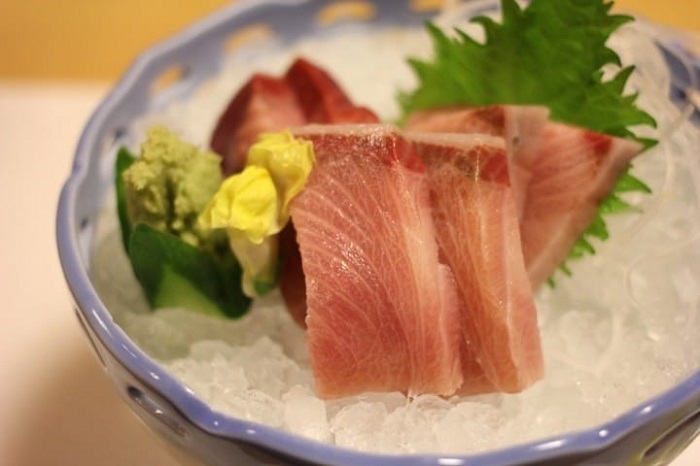 Sashimi - Món ngon Nhật Bản cho bạn thưởng thức món cá sống được chế biến cẩn thận, cầu kỳ và giữ được vị ngọt