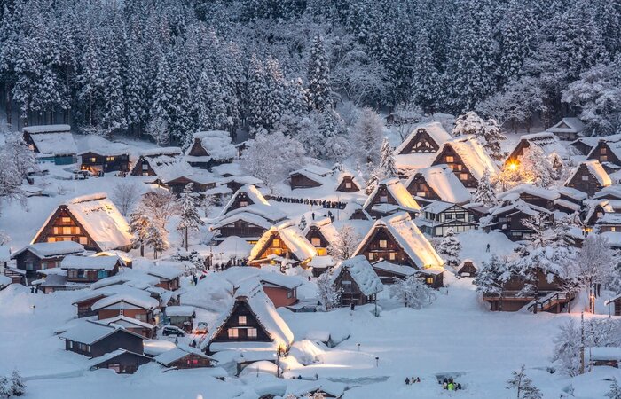 Kinh nghiệm du lịch Nhật Bản mùa đông - Bạn sẽ được dịp ngắm ngôi làng vừa đẹp vừa cổ kính dưới thời tiết mùa đông