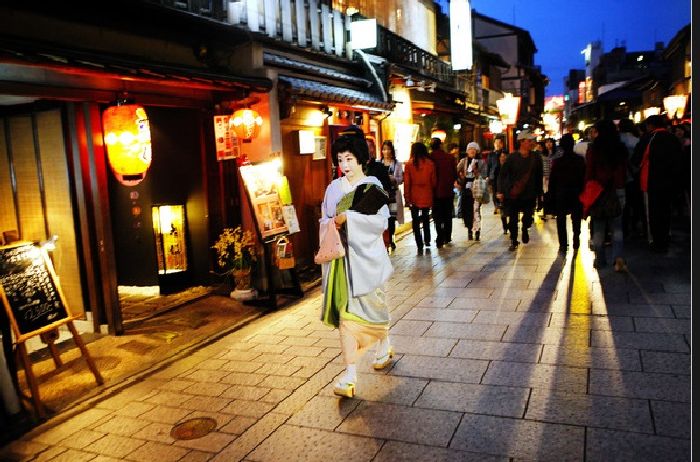 Bắt gặp các Geisha và Maiko tại phố cổ Gion