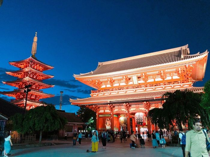 Chương trình tham quan buổi tối mùa thu đền Kiyomizu Dera kéo dài từ 16/11-1/12.