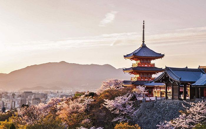 Đền Kiyomizu-Dera có cảnh quan đẹp như tranh