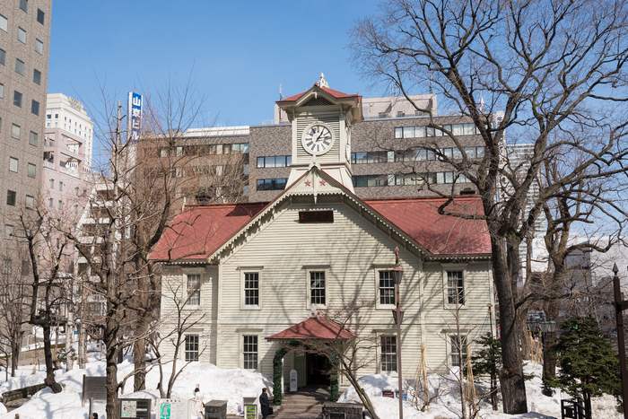 Công viên Odori - Phía trước Sapporo Clock Tower