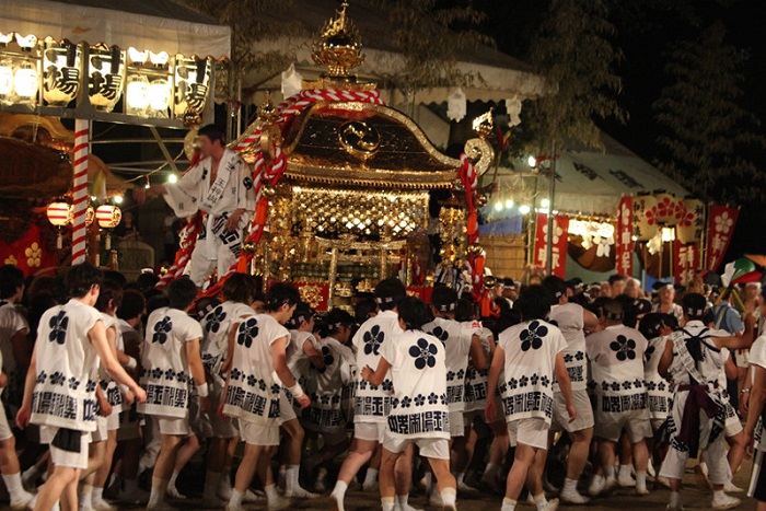 Đền thờ Tenamgu, chơi gì ở Osaka