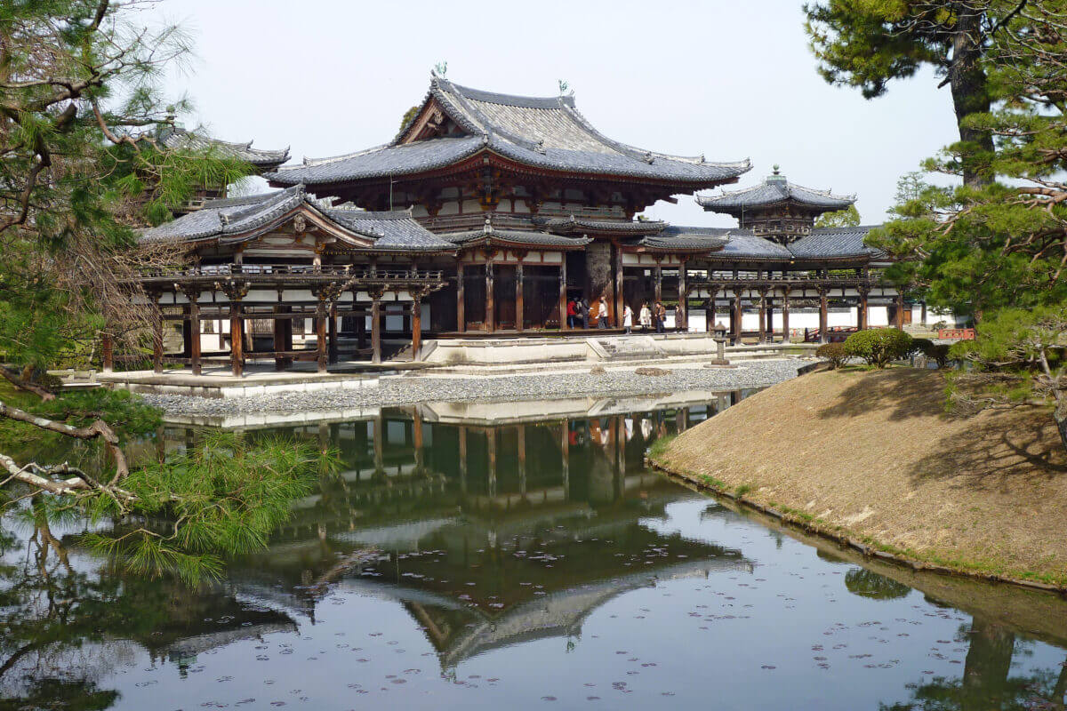 Khi tham quan cố đô Kyoto bạn sẽ được chiêm ngưỡng 14 ngôi chùa Phật giáo