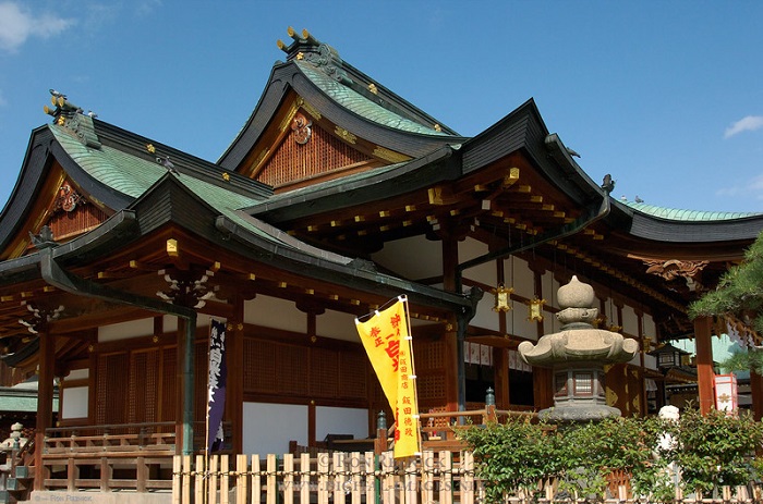Đền thờ Tenamgu, chơi gì ở Osaka