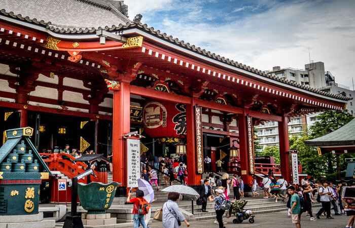 Chùa Asakusa Kannon - Chùa có kiến trúc rất đẹp và cổ kính thu hút rất nhiều du khách đến tham quan