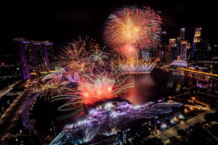 Marina Bay Singapore Countdown vào 31 tháng 12 với màn pháo hoa đẹp mắt