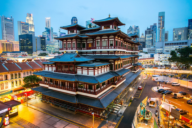 Mua gì ở Chinatown Singapore - Chinatown là trung tâm mua sắm giá rẻ cho khách du lịch.