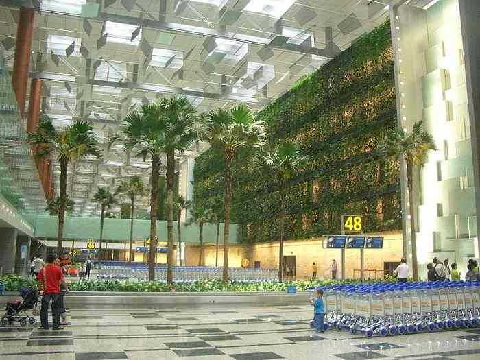 Mua gì ở sân bay Singapore - Sân bay Changi Singapore hiện đại hàng đầu Châu Á