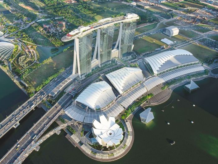 Khách sạn gần sông Singapore tạo không gian lãng mạn cho cặp đôi. 