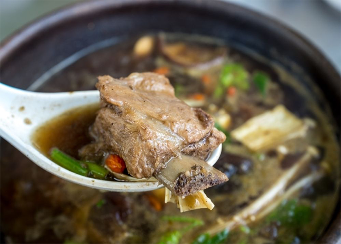 Món ăn nổi tiếng ở Singapore - Món soup sườn heo thơm ngon, bổ dưỡng 