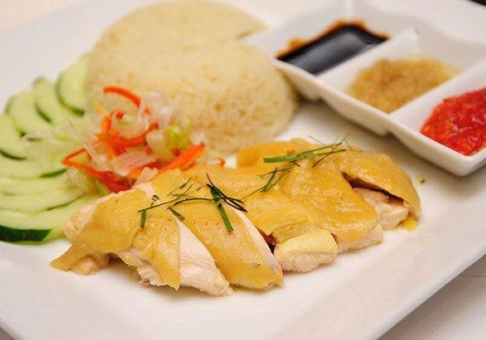 Ăn gì ở Chinatown Singapore - Ăn món cơm gà Hải Nam để không nuối tiếc khi rời khỏi Chinatown Singapore. 