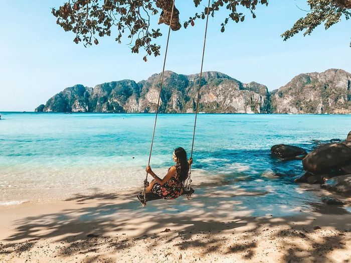 Đi du lịch Thái Lan nên mặc gì - Thái Lan có nhiều bãi biển đẹp, thu hút nhiều khách du lịch mỗi năm
