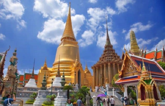 Địa điểm du lịch Thái Lan - Chùa Phật Ngọc Thái Lan với nhiều bức tượng Phật lớn