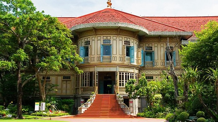 Địa điểm du lịch Thái Lan - Cung điện Hoàng Gia mang đậm nét văn hoá Thái.