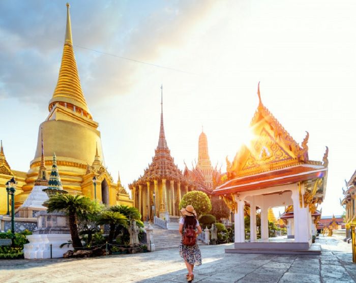 Kinh nghiệm đi chùa ở Thái Lan - Bạn có thể thoải mái chụp ảnh bên ngoài, không nên chụp ảnh bên trong chùa