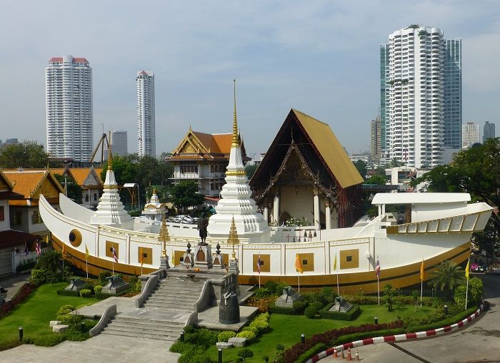 Kinh nghiệm đi chùa ở Thái Lan - Ngôi chùa với kiến trúc hình chiếc thuyền độc đáo