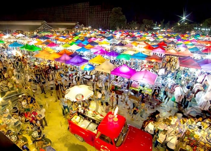 kinh nghiệm đi du lịch Thái Lan theo tour - Chợ đêm Rot Fa