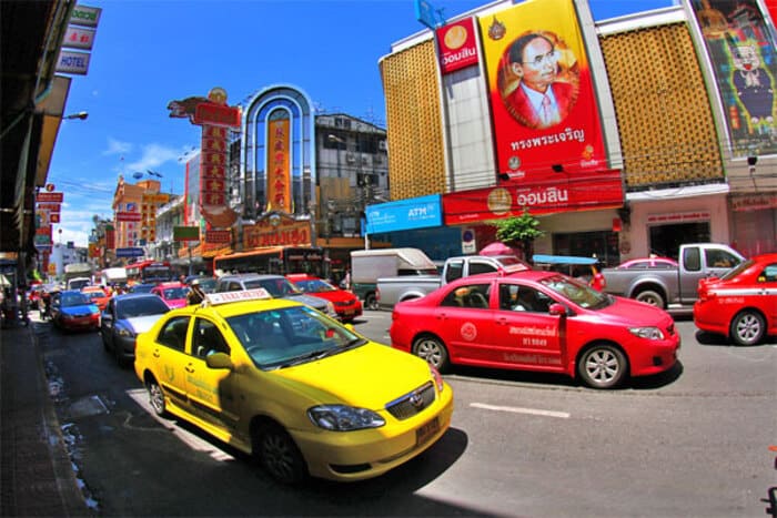 Những điều cần biết khi đi du lịch Thái Lan - Taxi - Phương tiện được yêu thích tại Thái Lan