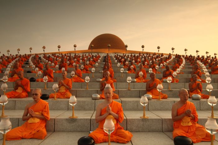 Phong tục Thái Lan - Thái Lan theo Phật giáo Tiểu thừa hay Phật giáo Nguyên thủy khác với Việt Nam