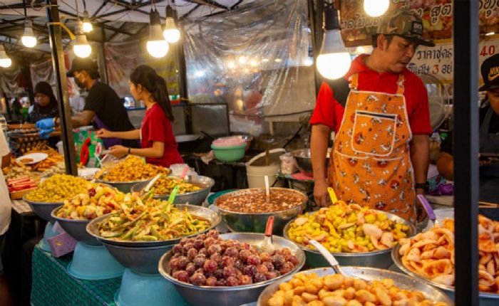 Đa dạng món ăn ngon, hấp dẫn tại chợ đêm phuket