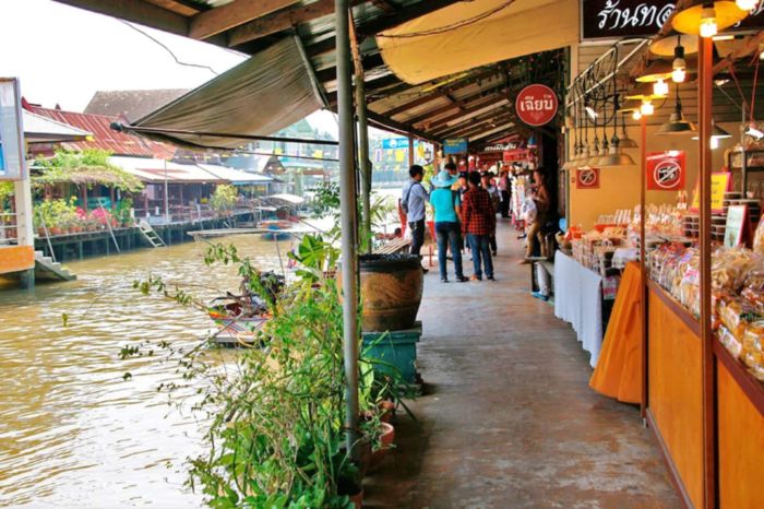 chợ nổi Amphawa thu hút người du khách