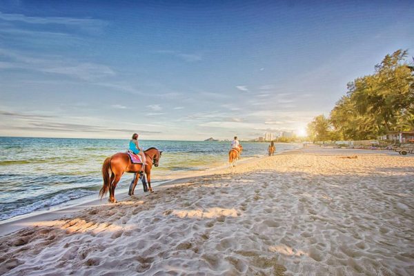 Những hoạt động vui chơi, nghỉ dưỡng tại biển Hua Hin