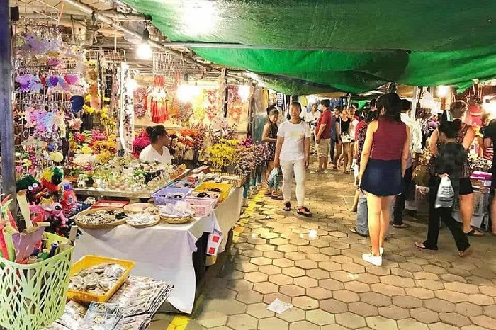 Chợ đêm Pattaya - Chợ đêm Pratumnak.