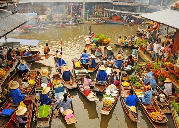 Chợ đêm Pattaya - Các gian hàng trên sông nước