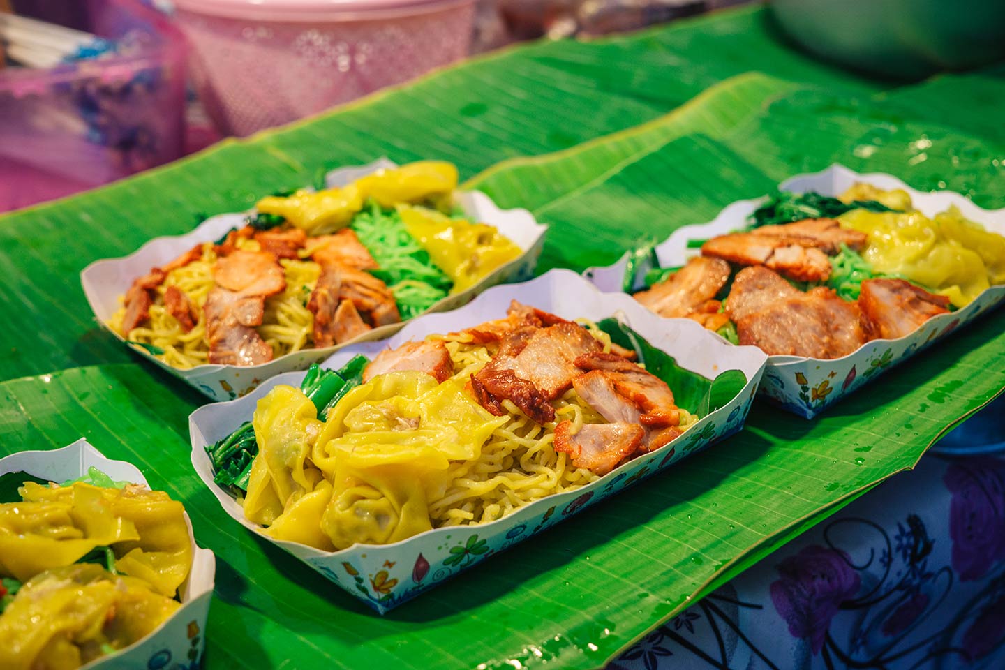 chợ đêm Chiang Mai - Ẩm thực cũng là yếu tố quan trọng thu hút du khách đến chợ đêm Chủ Nhật
