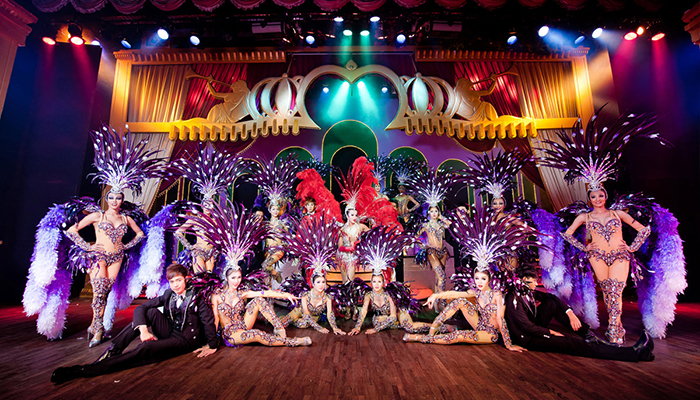 Chơi gì ở Phuket - Những màn trình diễn rực rỡ sắc màu, mang đậm những nét văn hóa bản địa của đất nước Thái Lan