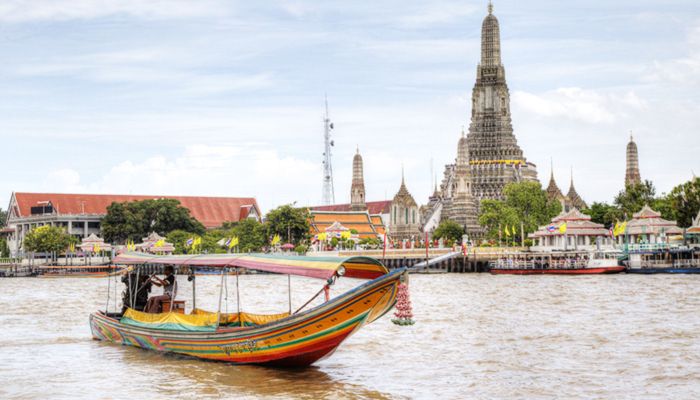 đi thuyền đến chùa Wat YanNawa kết hợp với ngắm cảnh sông nước